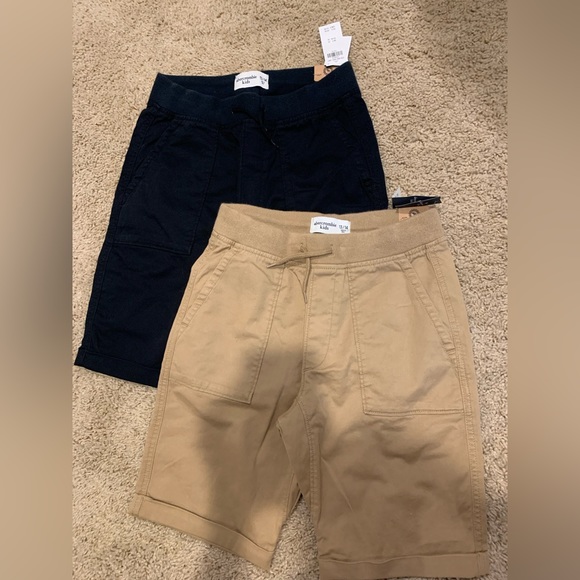Abercrombie NWT shorts lot- khaki and black. Brand new!! - Picture 1 of 1